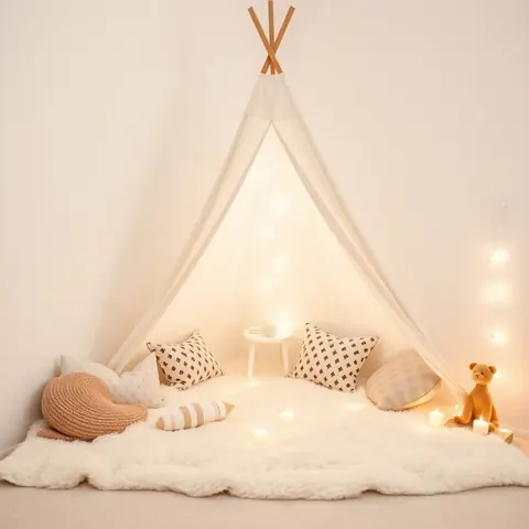 Classic Sleepover pigiama party teepee bianco lino Roma - cuscini soffici elegante